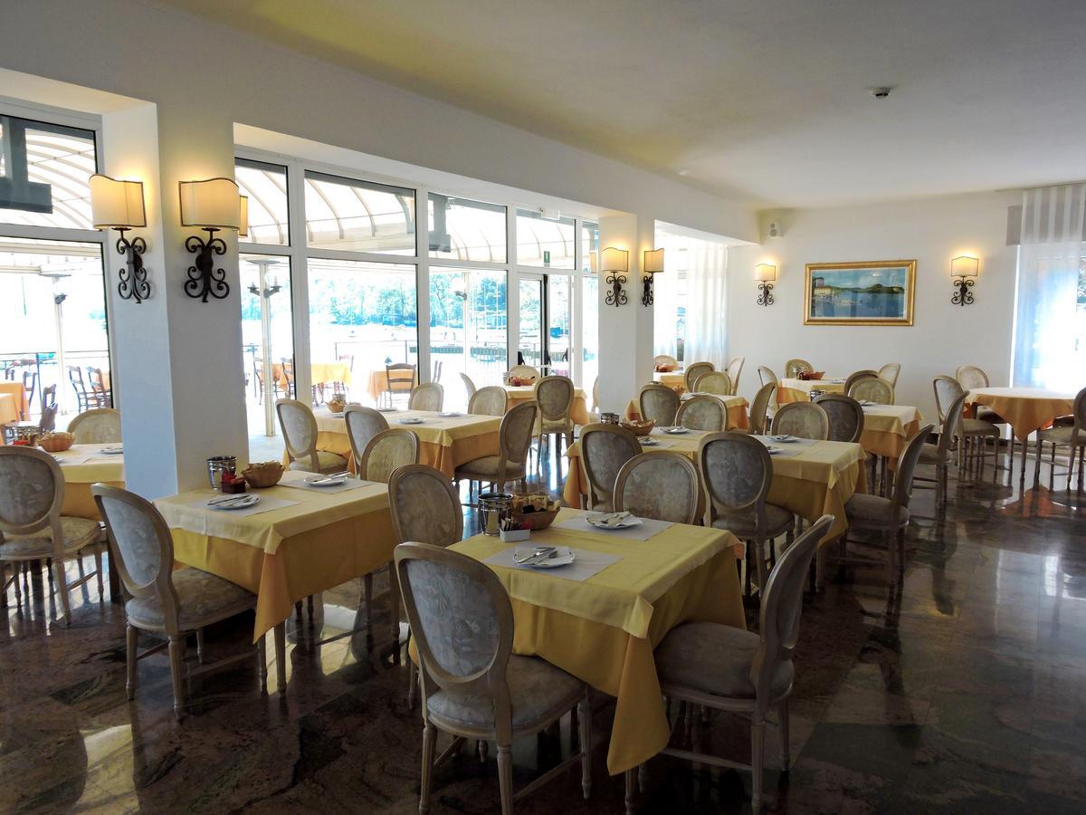 Hotel Capri Lesa Luaran gambar