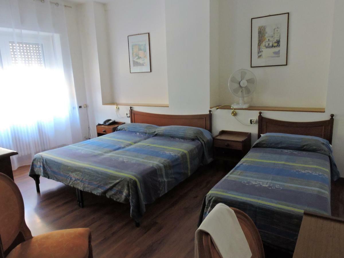 Hotel Capri Lesa Luaran gambar