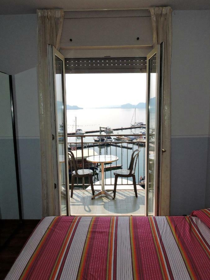 Hotel Capri Lesa Luaran gambar